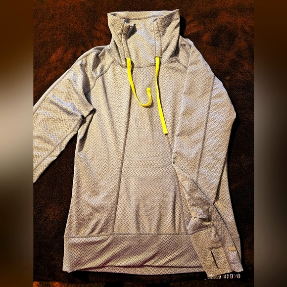 Avalanche Tops - Avalanche tech pullover